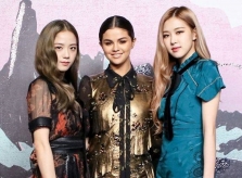 Selena Gomez đọ sắc cùng hai thành viên Black Pink tại show thời trang