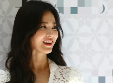 Song Hye Kyo lần đầu xuất hiện sau ly hôn