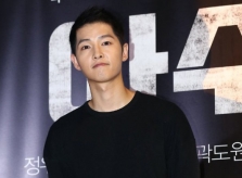 Song Joong Ki hẹn hò nữ luật sư một đời chồng từ khi chưa ly hôn?