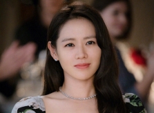 Son Ye Jin mặc xa xỉ trong phim mới