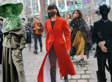 Street style mùa dịch tại Paris Fashion Week