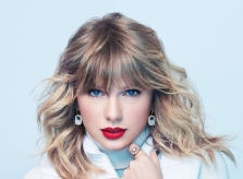 Taylor Swift quyên một triệu USD khắc phục thiên tai