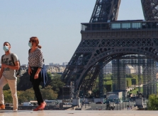 Tháp Eiffel yêu cầu khách phải 'âm tính' hoặc đã tiêm vaccine