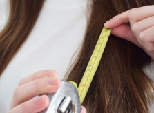 5 thói quen giúp tóc mọc nhanh, dày hơn