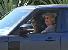 Vợ chồng Tom Hanks xuất hiện sau khi khỏi Covid-19