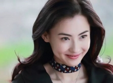 Trương Bá Chi bị đồn vừa sinh con thứ 3