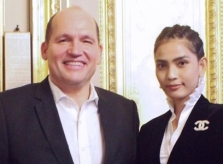 Trương Thị May gặp gỡ thị trưởng thủ đô Bỉ