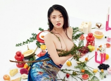 Tiểu Long Nữ phiên bản web-drama bị “ném đá” vì scandal bán dâm, khoe thân