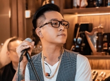 Tuấn Hưng nhắn gửi ca sĩ trẻ: 'Sinh ra luật bản quyền để làm gì?'