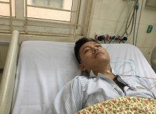 Tuấn Hưng đi cấp cứu sau cú sốc hoãn live show