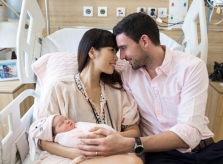 Vợ chồng Hà Anh động viên, san sẻ nhau việc chăm con