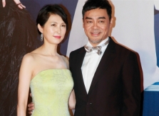 Vợ chồng Hoa hậu Hong Kong kỷ niệm 20 năm hôn nhân viên mãn dù không con cái