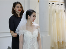 Võ Hạ Trâm hé lộ hình ảnh hai váy cưới trước thềm hôn lễ