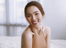 Vợ Ưng Hoàng Phúc khoe dáng 'gái ba con'