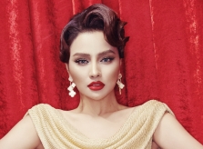 Vũ Thu Phương mặc váy tự thiết kế