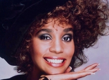 M.A.C. ra bộ trang điểm tôn vinh Whitney Houston