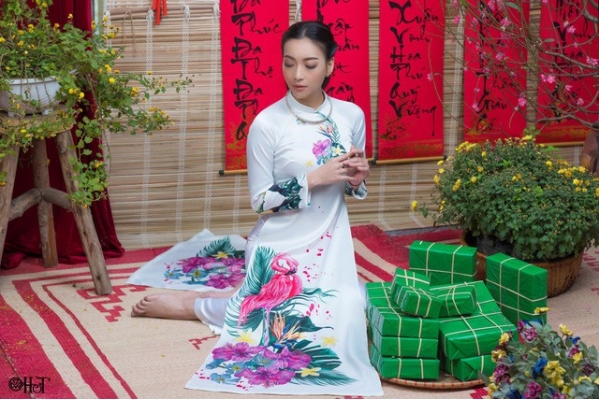 Diện áo dài tôn dáng đón Xuân sang