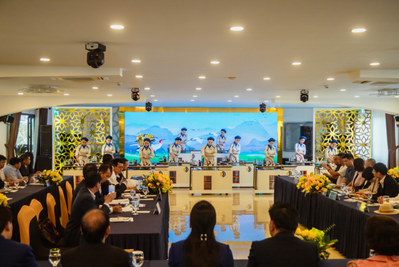 Hình ảnh buổi tọa đàm có sự tham dự của Lãnh đạo tỉnh Lâm Đồng